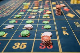 Giao diện sảnh cược trực tuyến game rikvip trên màn hình lớn